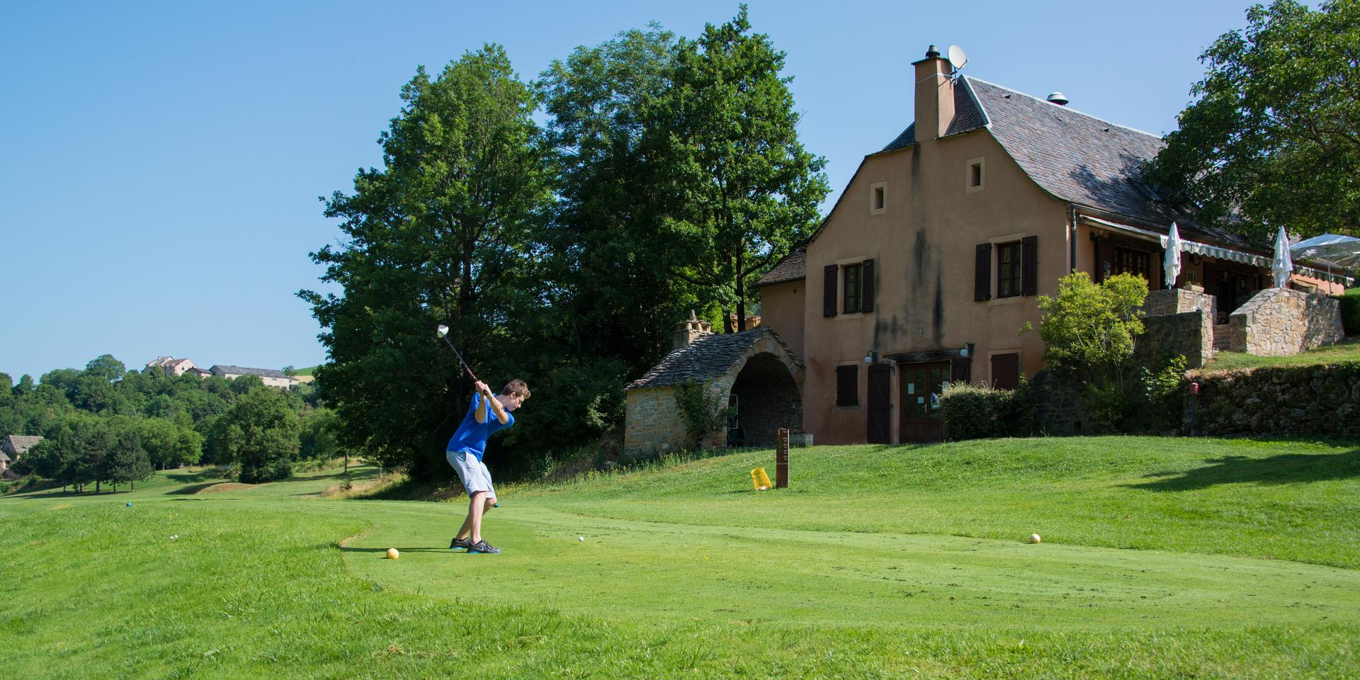 Golf des Gorges du Tarn 18 trous à La Canourgue. Club House.