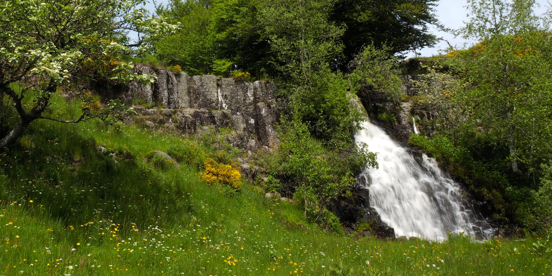 Cascade du Saltou, on the Aubrac from Col de Bonnecombe