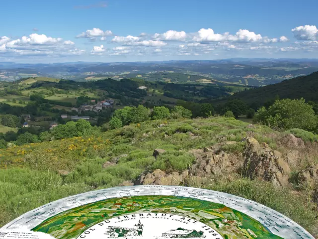 Table d'orientation au Col du Trébatut sur l'Aubrac