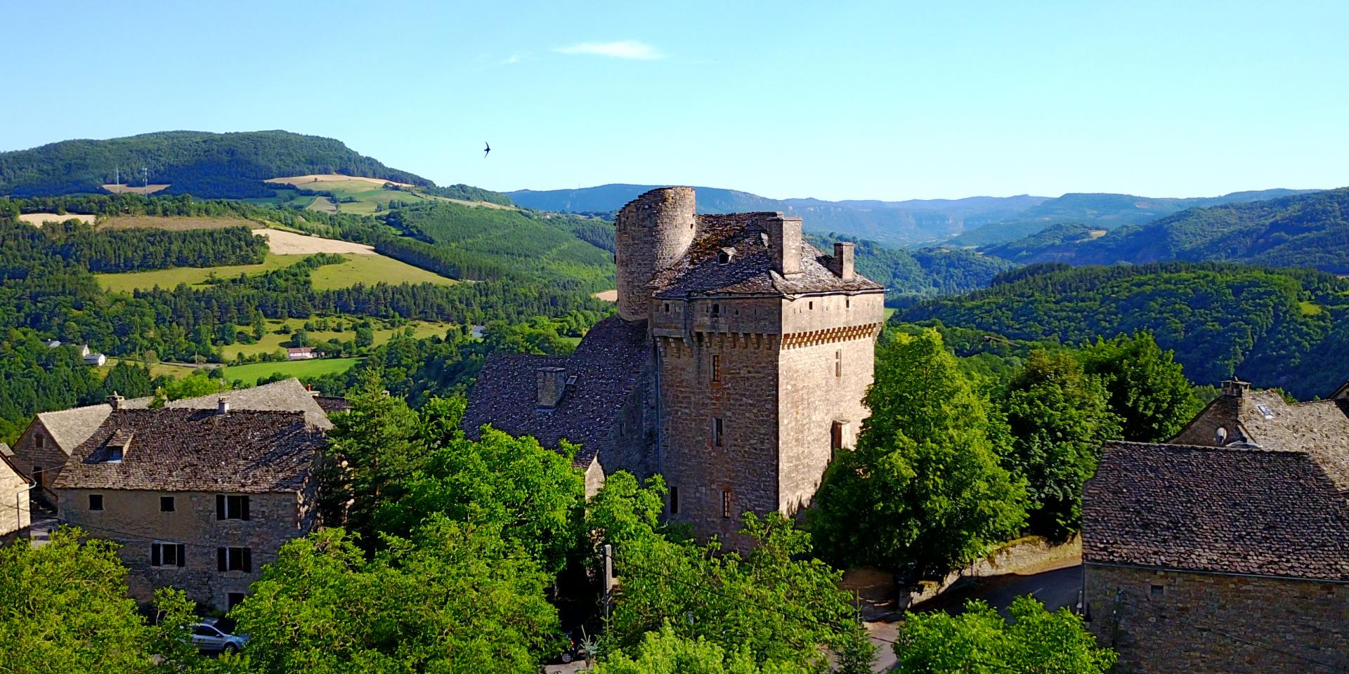 Chäteau de Montjézieu dans La Vallée du Lot