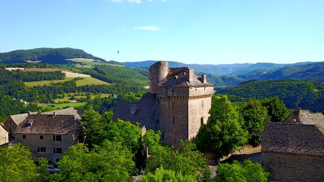 Chäteau de Montjézieu in the Lot Valley