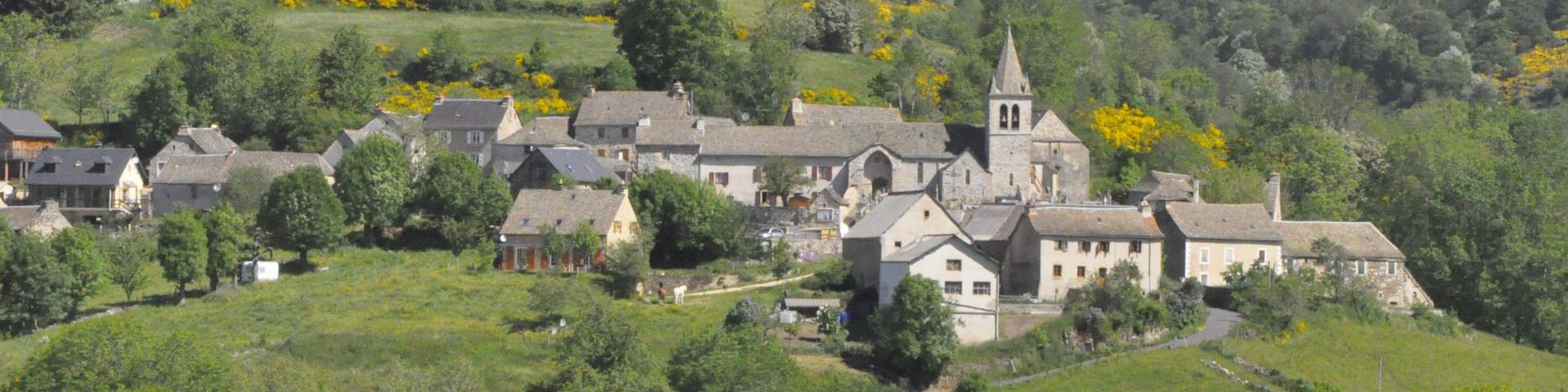 Les Salces, village sur les contreforts de l'Aubrac lozérien.