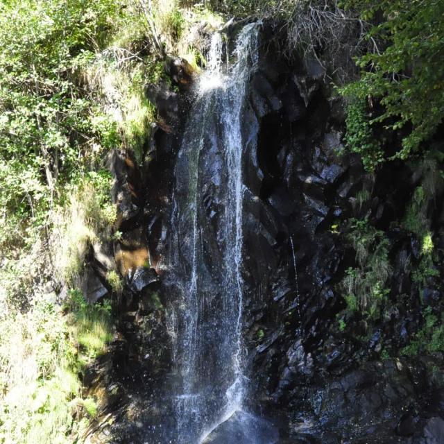 Cascade du Saltou est sur un chemin de randonnée au départ de Bonnecombe sur l'Aubrac.