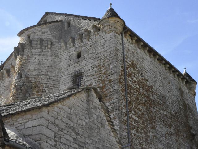 Chateau de Grandlac, ferme fortifiée su le Causse de Sauvetrre