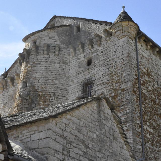 Chateau de Grandlac, ferme fortifiée su le Causse de Sauvetrre