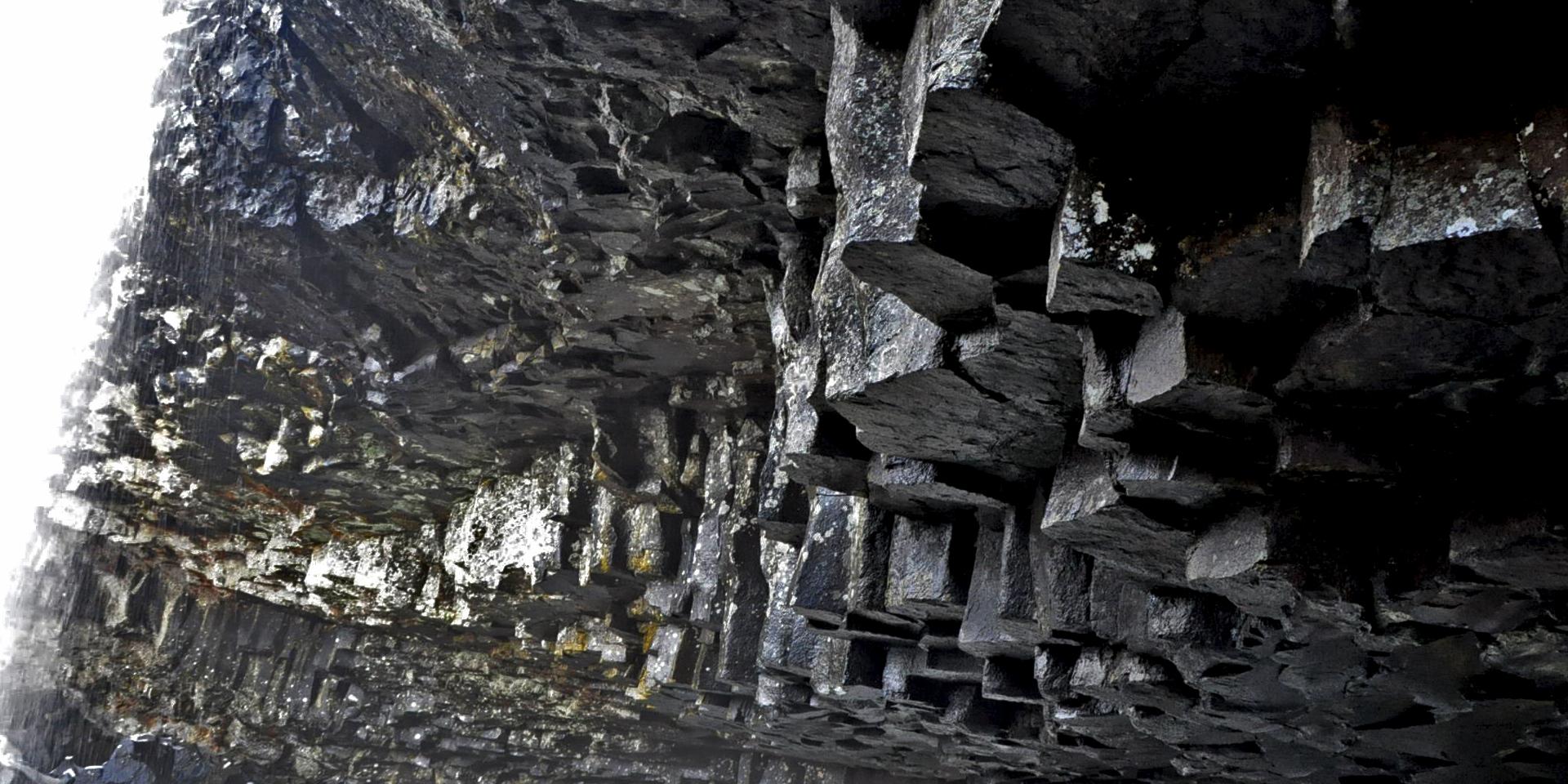 Basalt organs at the Cascade du Déroc. On the Aubrac lake route