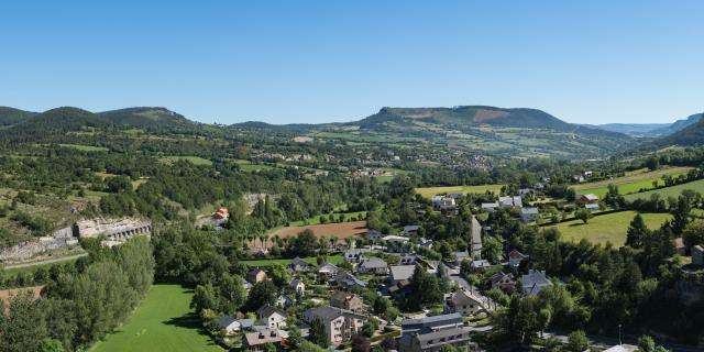 Panorama depuis la Tour de Chanac. Vue sur la Vallée du Lot.