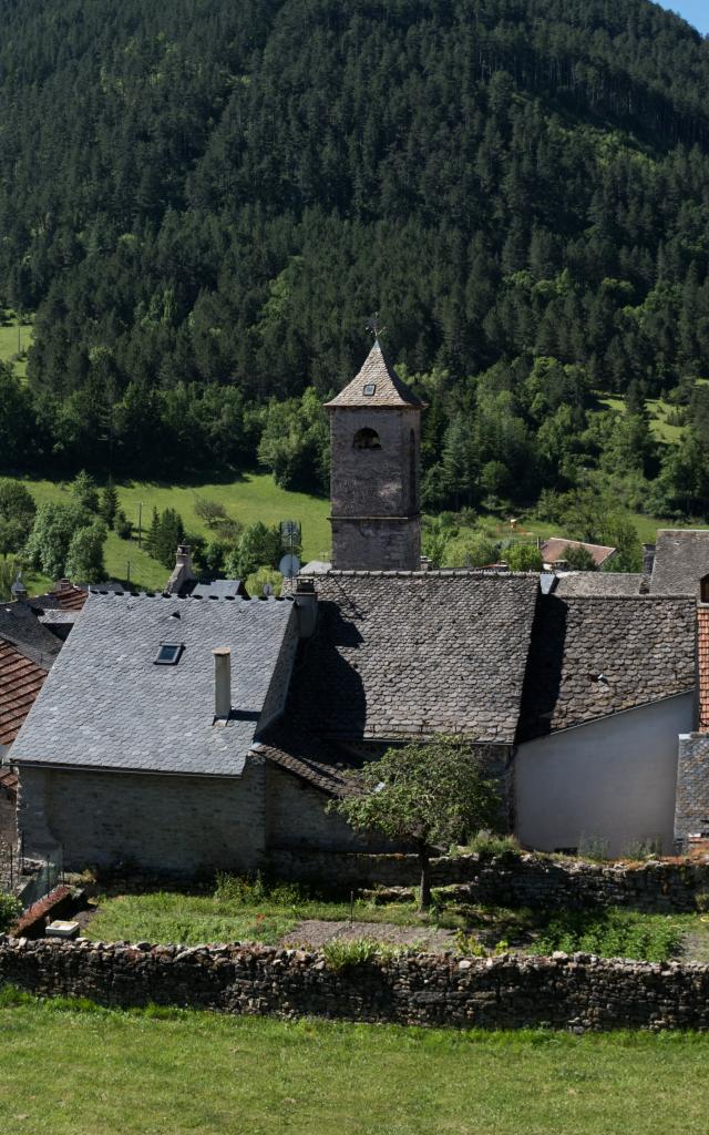 Esclanèdes dans la Vallée du Lot sur la commune de Chanac