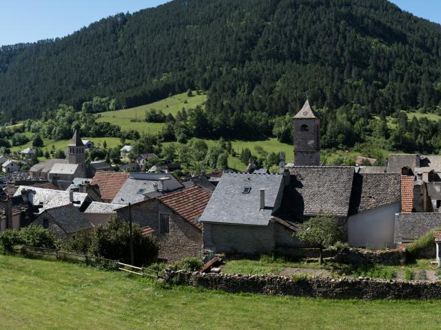 Esclanèdes dans la Vallée du Lot sur la commune de Chanac