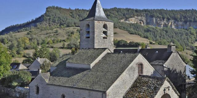 Church of Saint Vincent at Canilhac in the Lot Valley, built of limestone and red sandstone in the Romanesque style