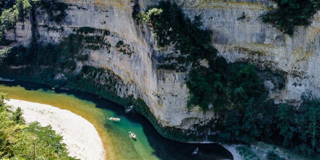 Gorges du Tarn, découverte des gorges en canoë ou en barque avec les bateliers de la Malène