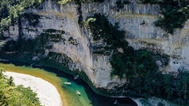 Gorges du Tarn, discover the gorges by canoe or boat with the boatmen of La Malène