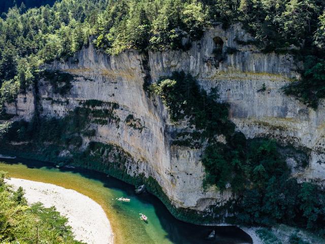 Gorges du Tarn, découverte des gorges en canoë ou en barque avec les bateliers de la Malène