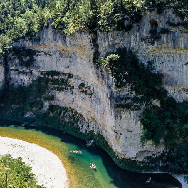 Gorges du Tarn, découverte des gorges en canoë ou en barque avec les bateliers de la Malène