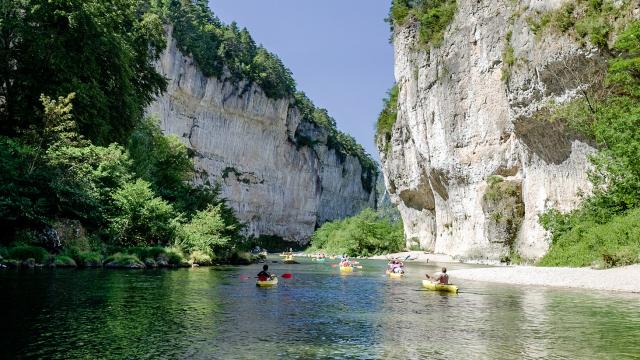 Canoë dans les Gorges du Tarn au niveau des 