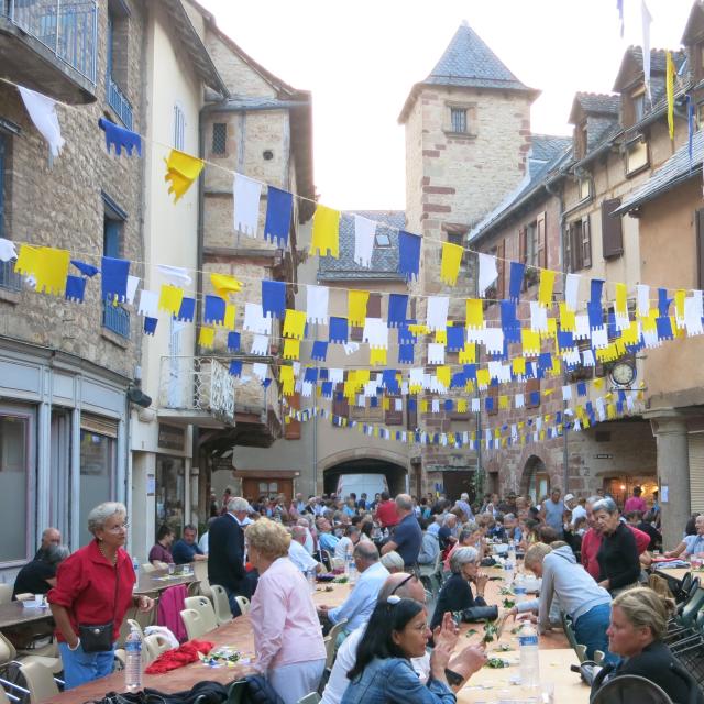 Evening meal in the Place au blé