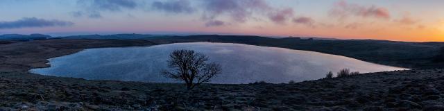 Lac d'Aubrac situé sur la route des lacs