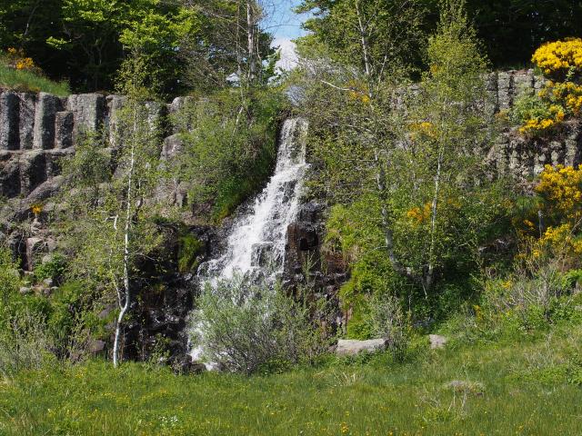 Cascade du Saltou - Circuit de randonnée au départ de Bonnecombe sur l'Aubrac - Circuit de15.5 km et 4h de marche.