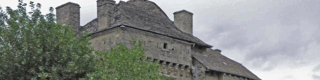 Château de montjézieu dans la vallée du Lot