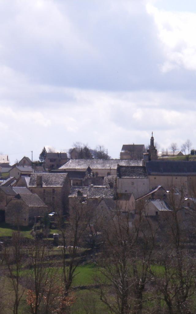 General view of Saint Germain du Teil from the Aubrac foothills