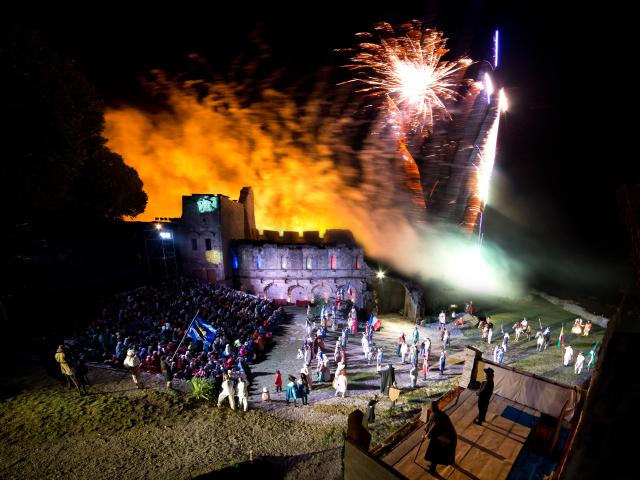 Spectacle Son Et Lumiere La Legende De Jean Le Fol