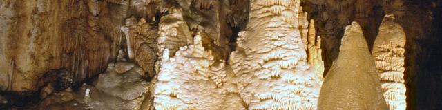 La grotte de Dargilan est la plus grande grotte des Causses et des Cévennes, classé au patrimoine mondial de l'UNESCO.