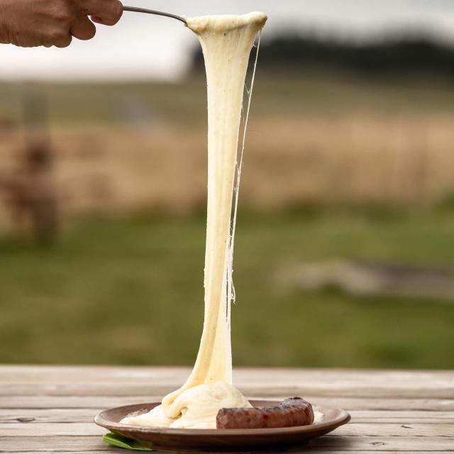 Aligot, Buron De Camejane © B. Colomb Lozère Sauvage Pour Pact Aubrac.