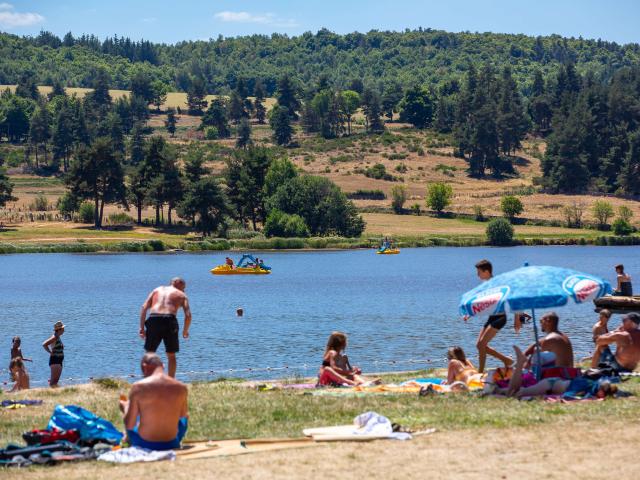 Swimming Lac du Moulinet.