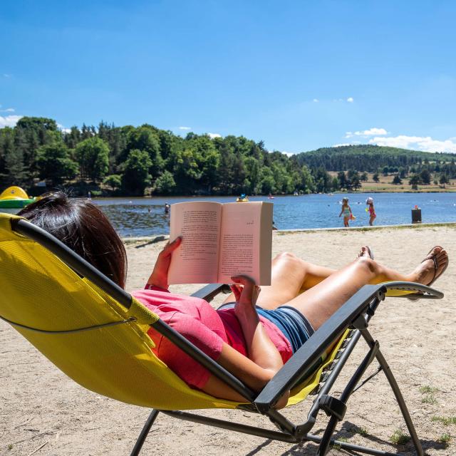 Détente au lac du Moulinet sur l'Aubrac.