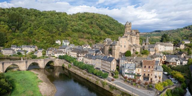 Medieval town, Estaing bridge.