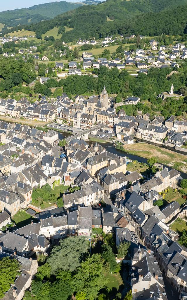 St Geniez d'Olt, vallée du Lot Aveyron.