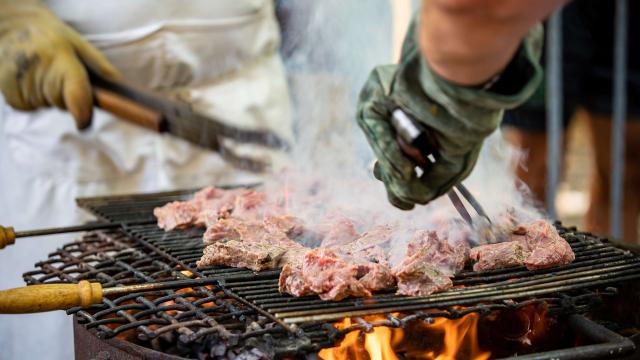 Viande Aubrac sur le grill.