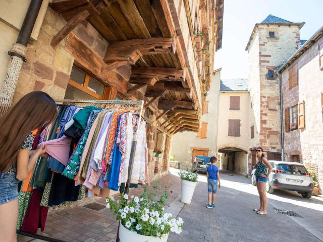 Visit to the village of La Canourgue, little Venice of Lozère.