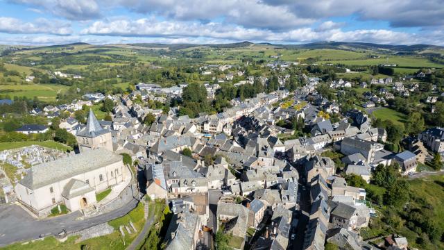 Laguiole village plateau de l'aubrac