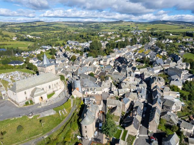 Laguiole village plateau de l'aubrac