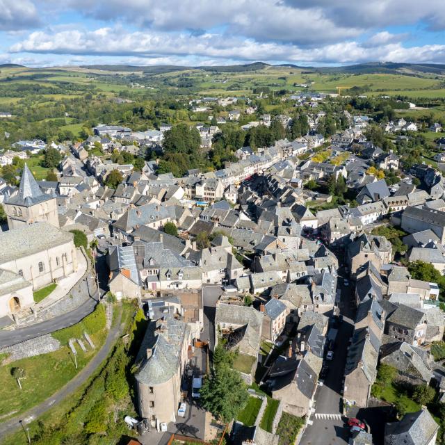 Laguiole village plateau de l'aubrac