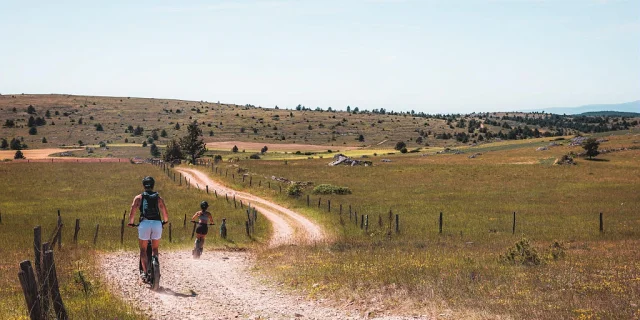 Balade en trottinette électrique sur le Causse Méjean