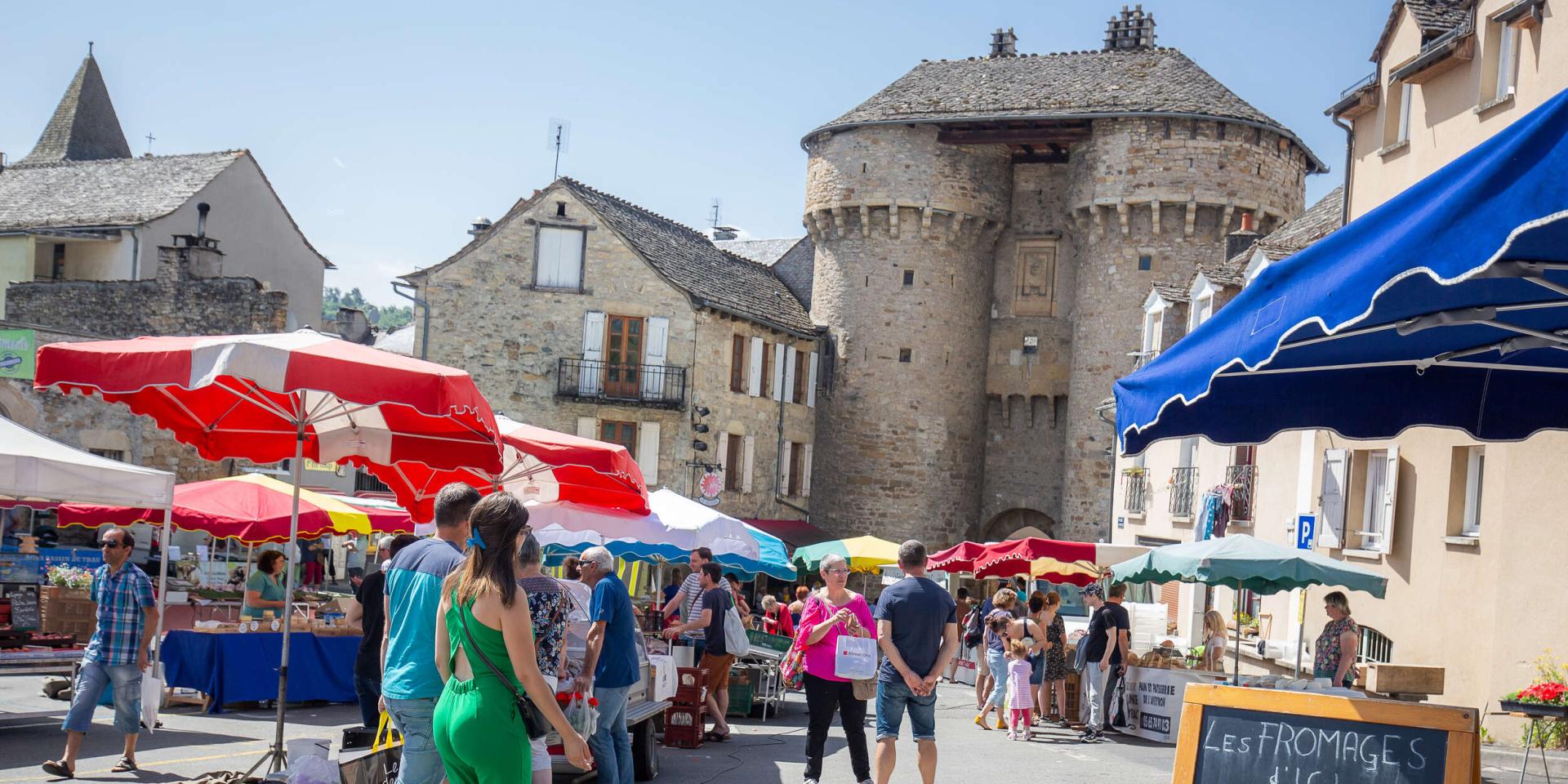 Marché de Marvejols, porte de chanelles.