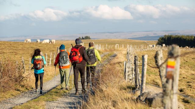 Groupe randonneurs GR Monts d'Aubrac.