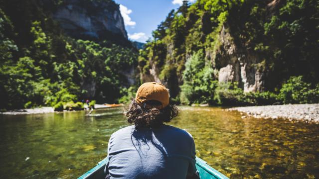 Promenade en barque avec les bateliers de Malène dans les Détroits des Gorges du Tarn