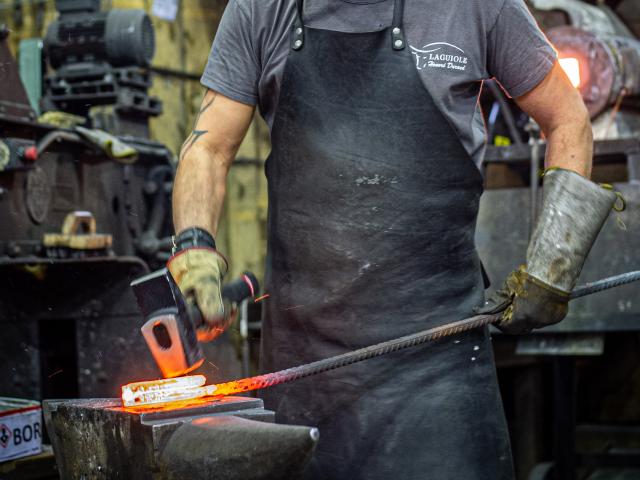 Coutellerie forge Honoré Durand, fabrique couteau Laguiole.