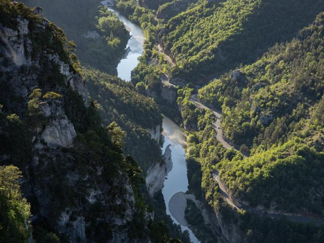 Panorama du Roc des Hourtous sur le causse Méjean avec vue sur les Gorges du Tarn