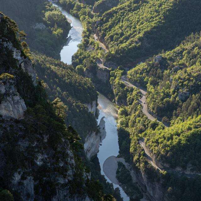 Panorama du Roc des Hourtous sur le causse Méjean avec vue sur les Gorges du Tarn