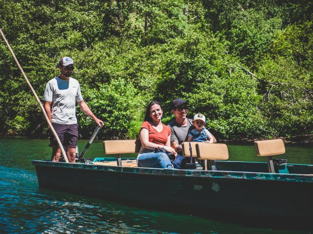 batelier des gorges du tarn descent by boat gorges du tarn family