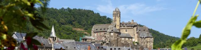 village estaing aveyron lot valley