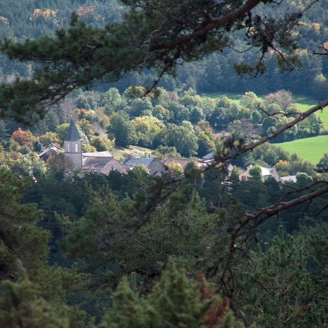 Vue village la Tieule Causse de sauveterre.