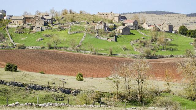 village sauveterre causse lozère