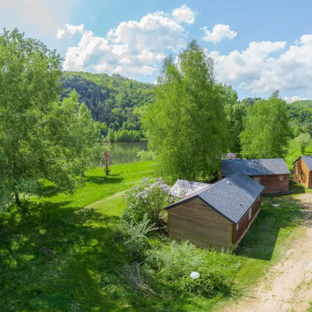 Village de gîte de Booz hébergement vallée du lot.