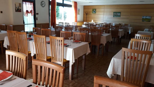 Resto Chez Poujol restaurant causse sauveterre