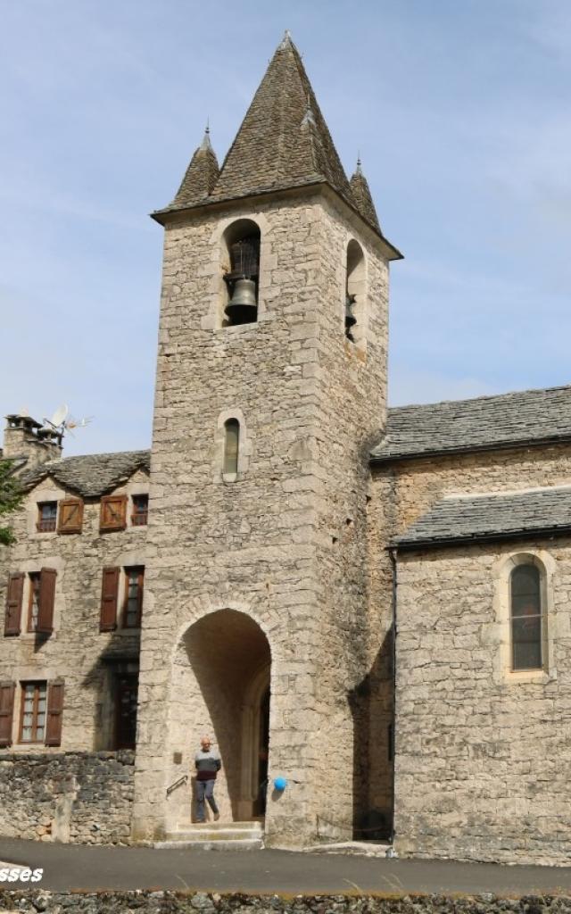 Eglise La Piguiere, Vue de la façade.